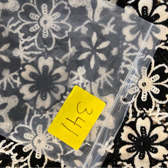 Susan Graver Black and Cream Floral Cardigan crochet - Picture 8 of 8